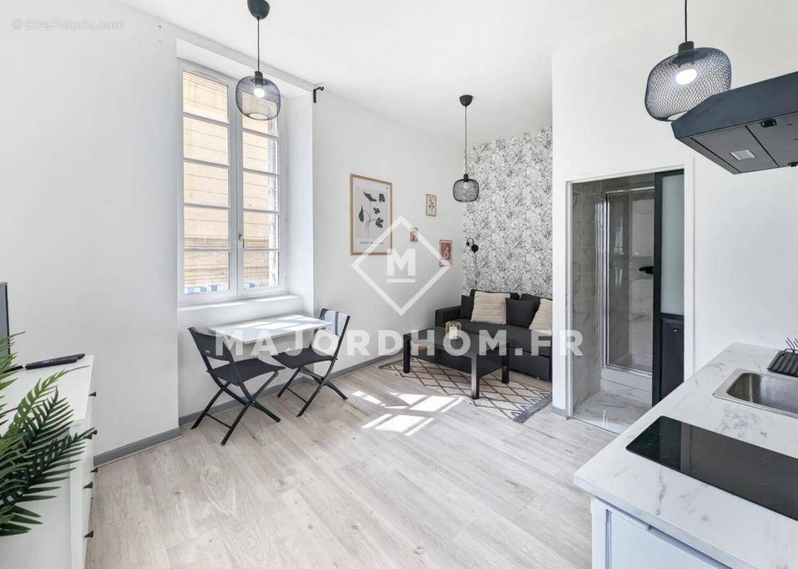 Appartement à MARSEILLE-1E