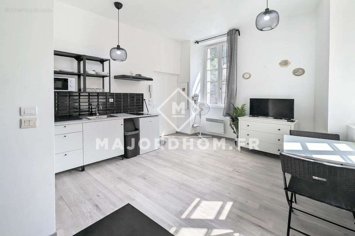 Appartement à MARSEILLE-1E