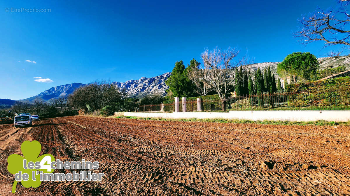 Terrain à AIX-EN-PROVENCE