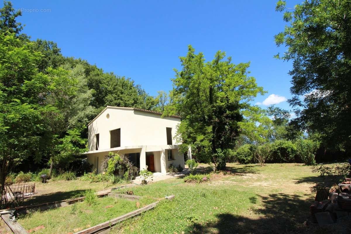 Maison à MEYRARGUES