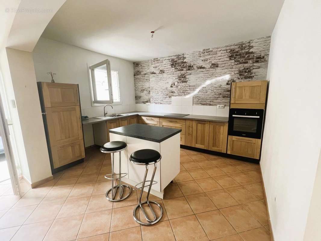 Appartement à SAINT-MAXIMIN-LA-SAINTE-BAUME