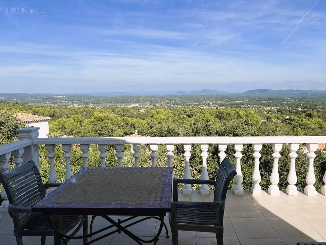 Maison à SAINT-MAXIMIN-LA-SAINTE-BAUME