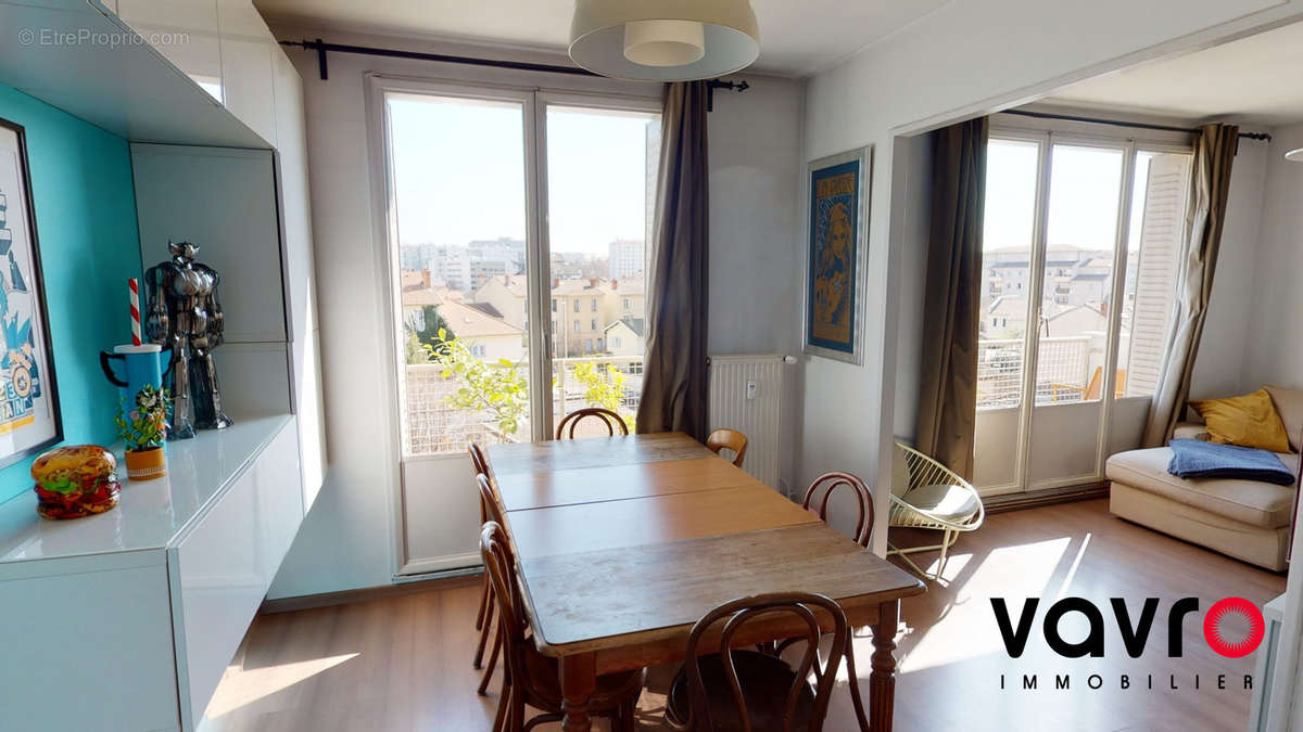 SALON + ESPACE REPAS - Appartement à LYON-8E