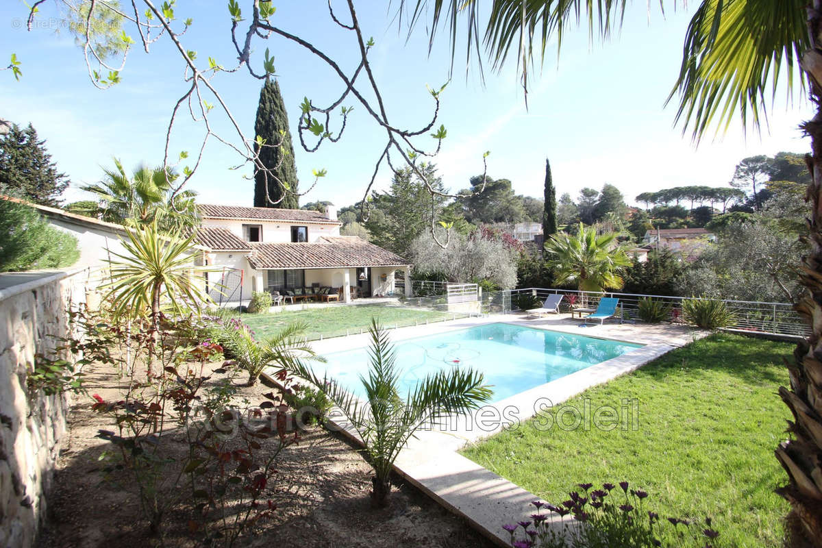 Maison à MOUGINS