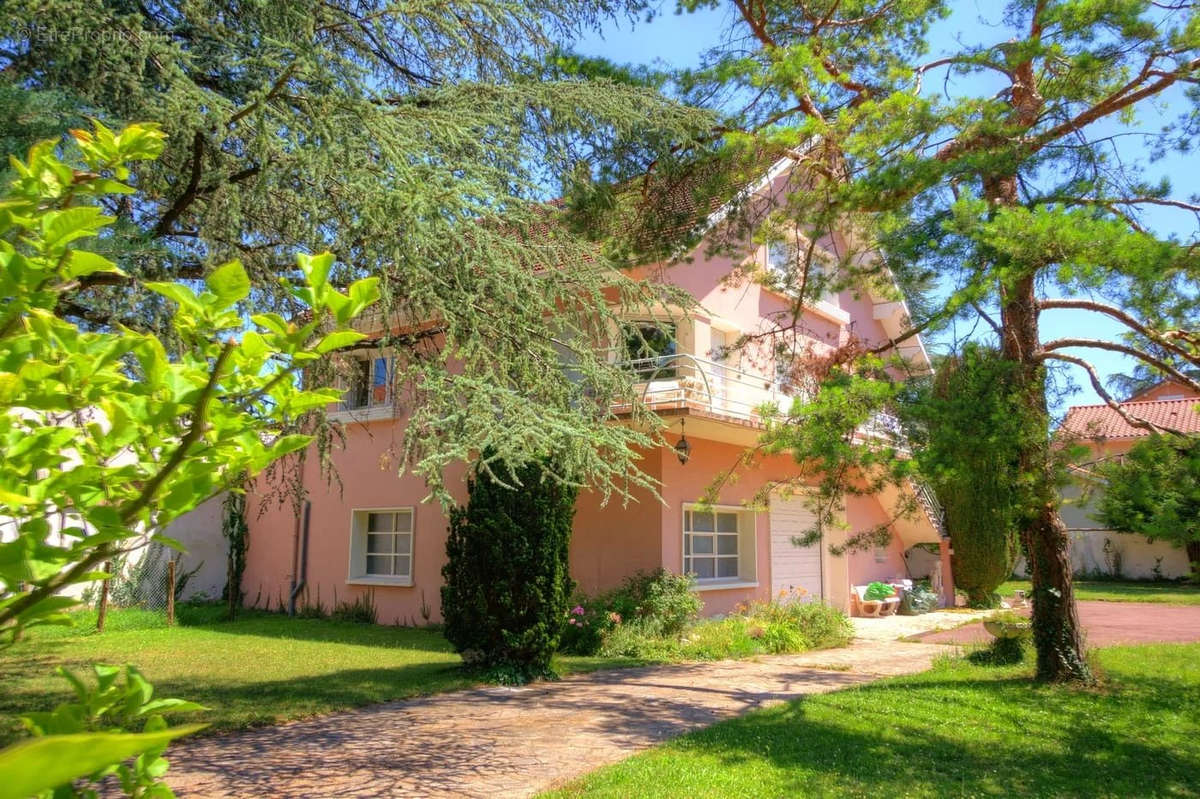 Maison à BOURGOIN-JALLIEU