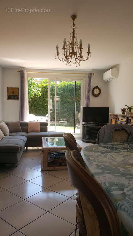 Séjour / Salle à manger ouvrant sur la térrasse et Jardin - Maison à MARSEILLE-13E