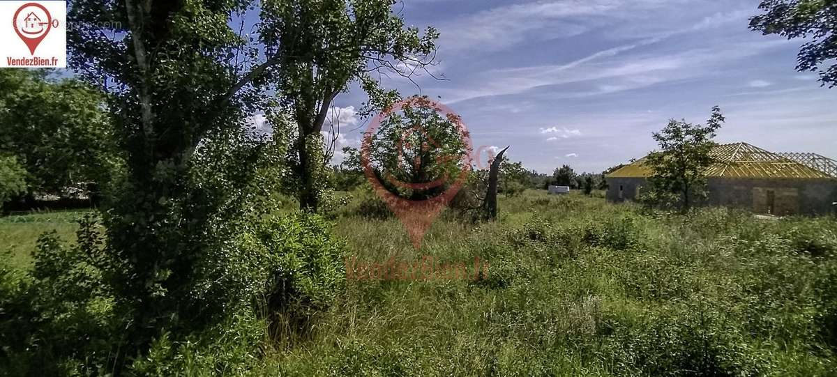 Terrain à MEHUN-SUR-YEVRE