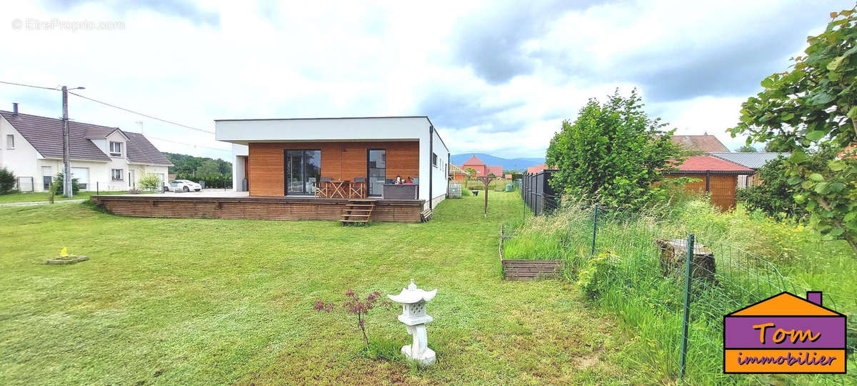 Maison à LACHAPELLE-SOUS-CHAUX