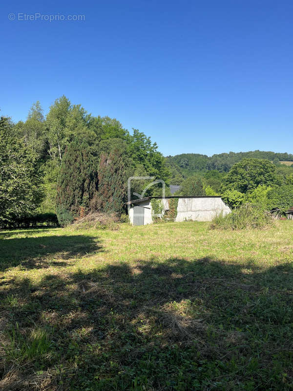 Terrain à UZERCHE