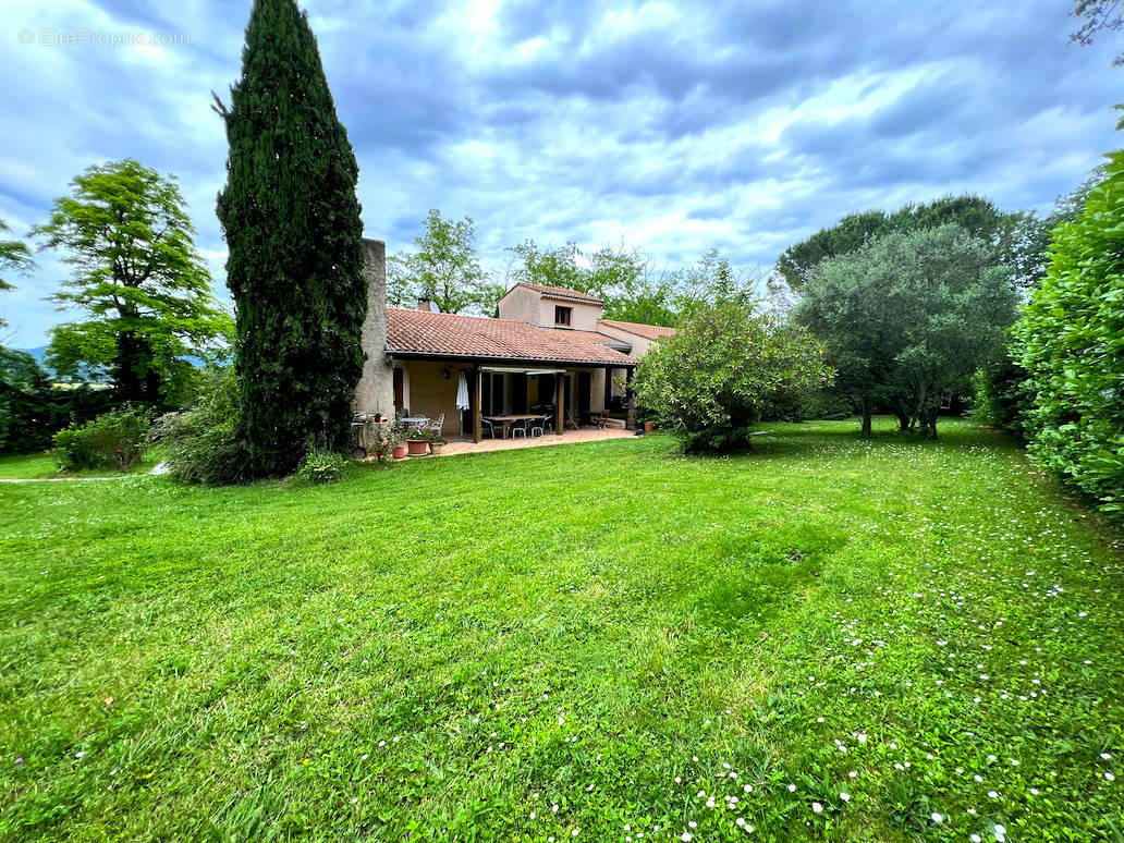 Maison à MONTELIMAR