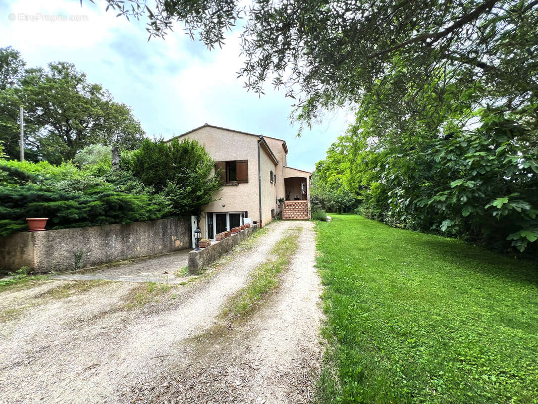 Maison à MONTELIMAR