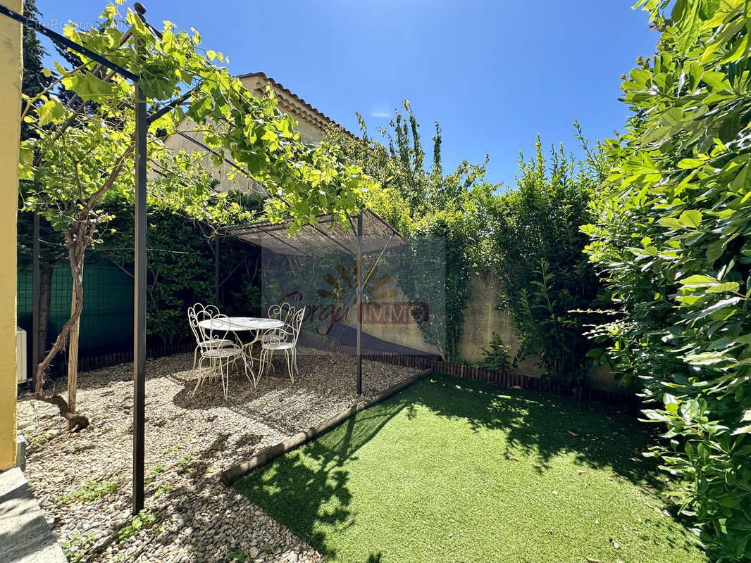 Appartement à L&#039;ISLE-SUR-LA-SORGUE