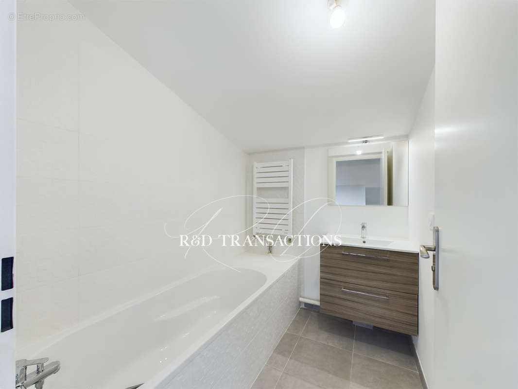 Appartement à NANTERRE