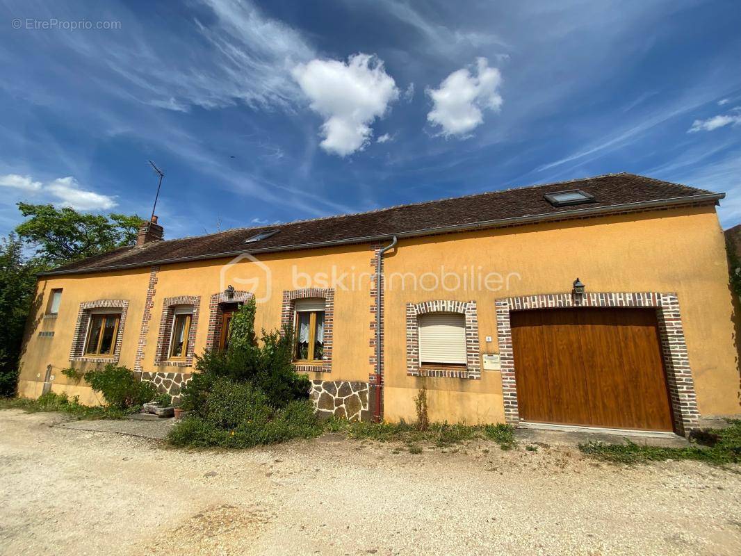 Maison à SAINT-SAUVEUR-EN-PUISAYE