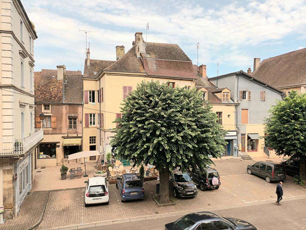 Appartement à CHAROLLES