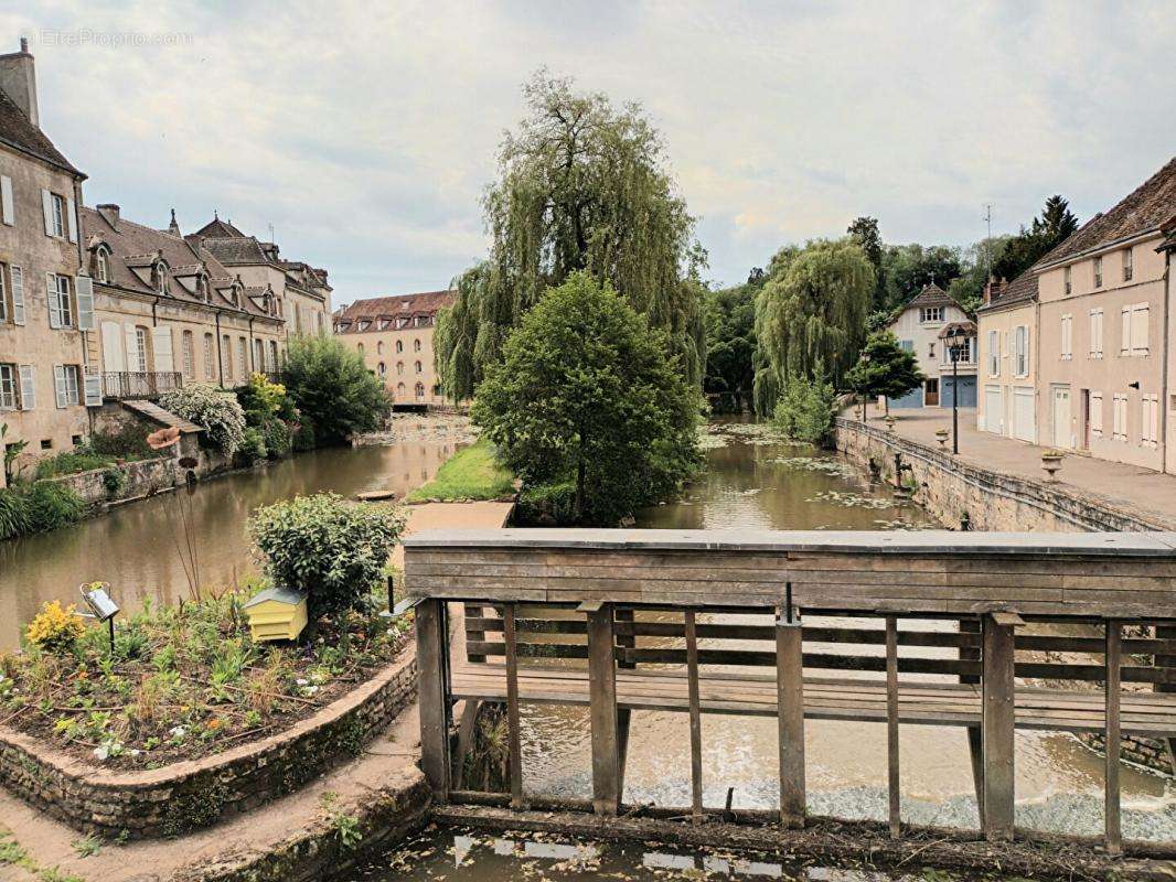 Appartement à CHAROLLES