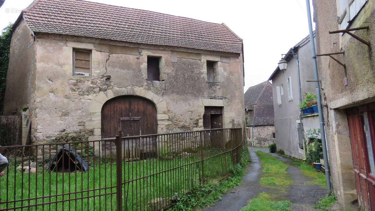 Maison à GENIS