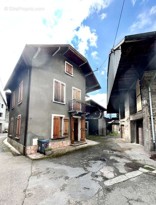 Maison à GRESY-SUR-ISERE