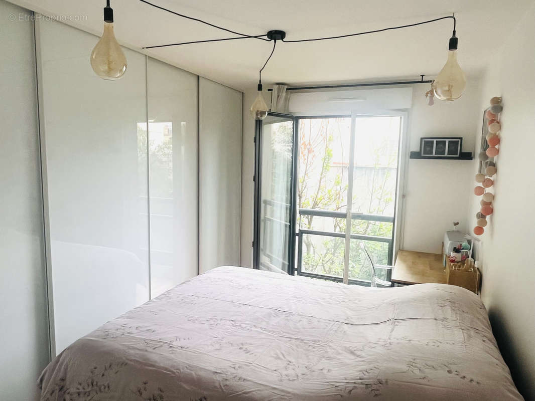 Appartement à COURBEVOIE