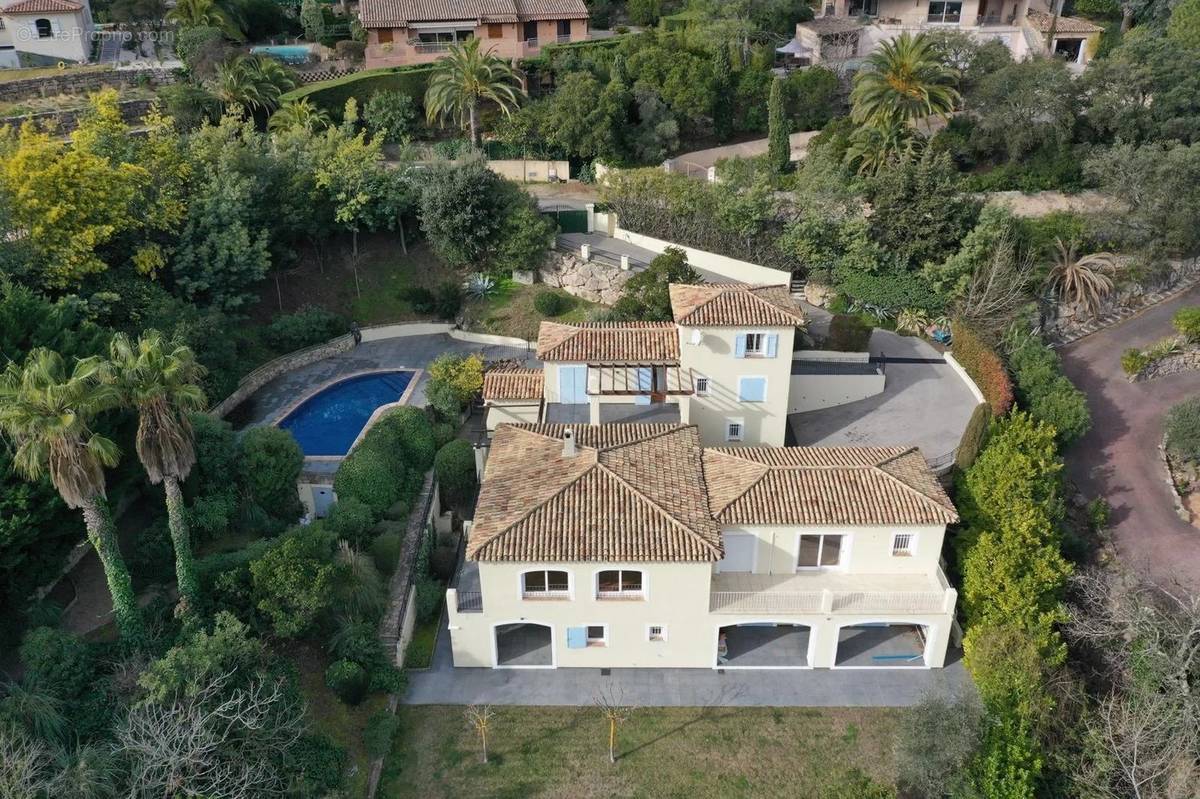 Maison à LES ADRETS-DE-L&#039;ESTEREL