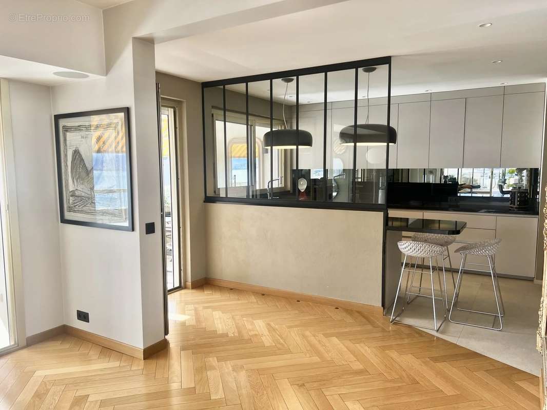 Appartement à VILLENEUVE-LOUBET