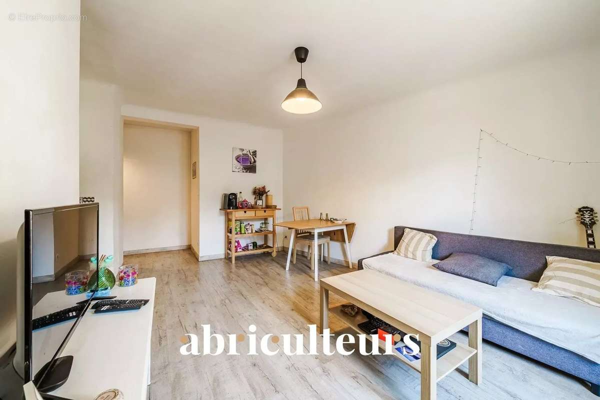 Appartement à MARSEILLE-3E