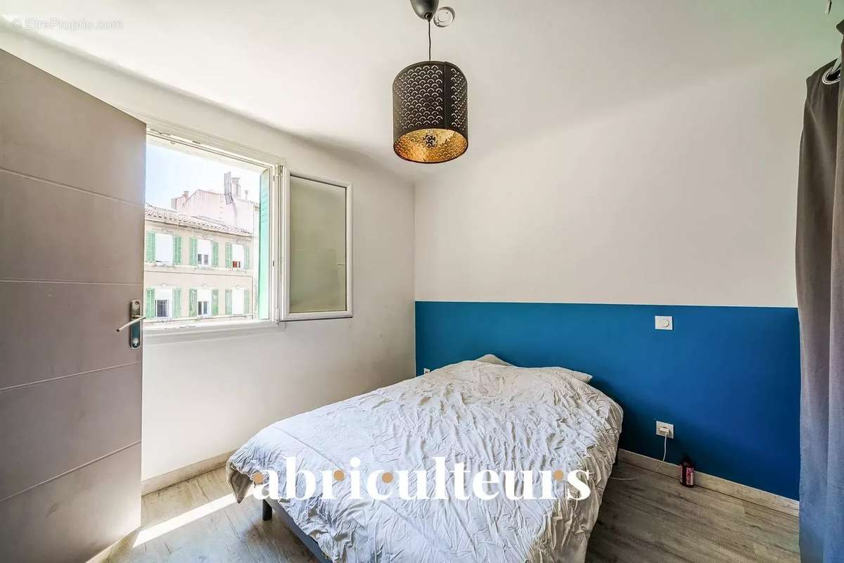 Appartement à MARSEILLE-3E