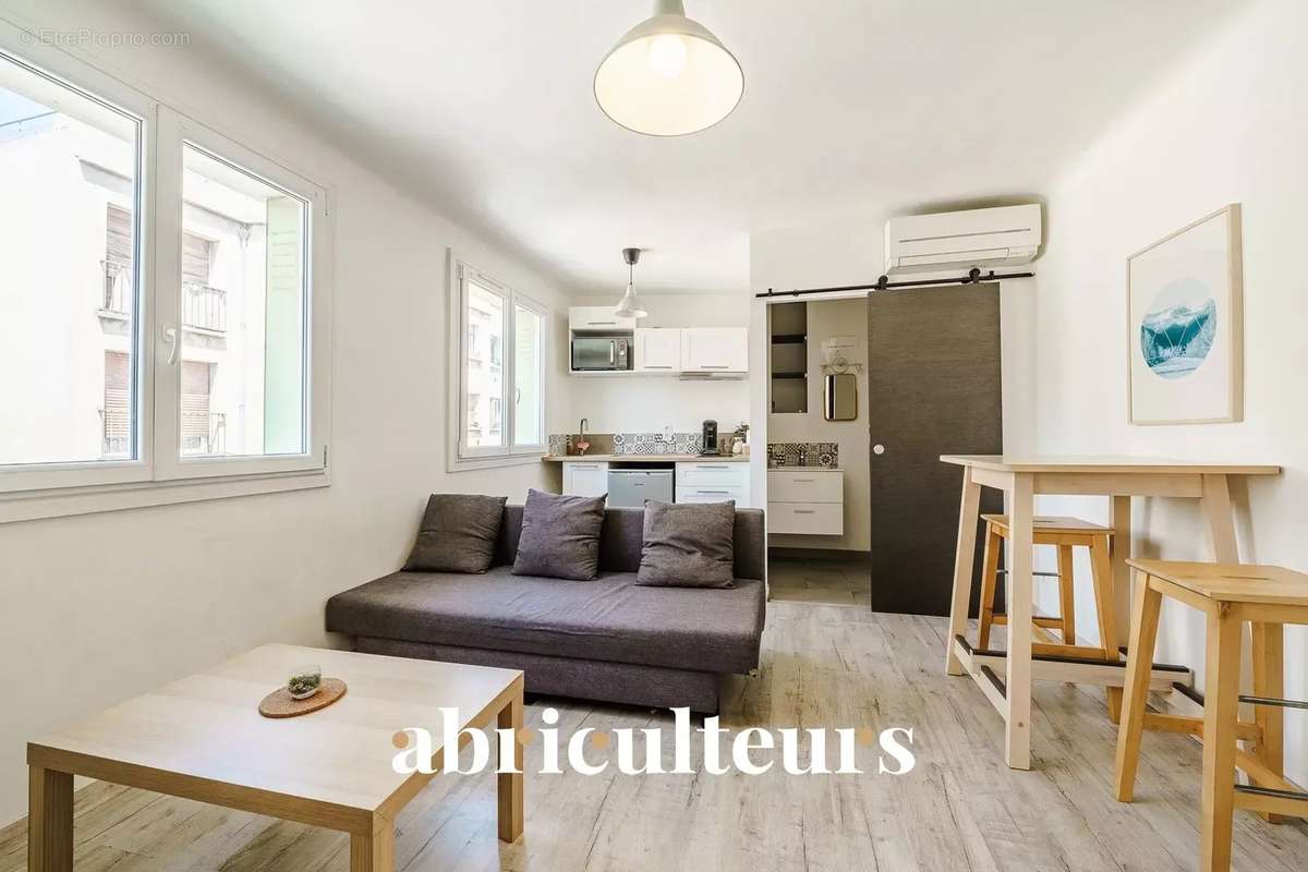 Appartement à MARSEILLE-3E