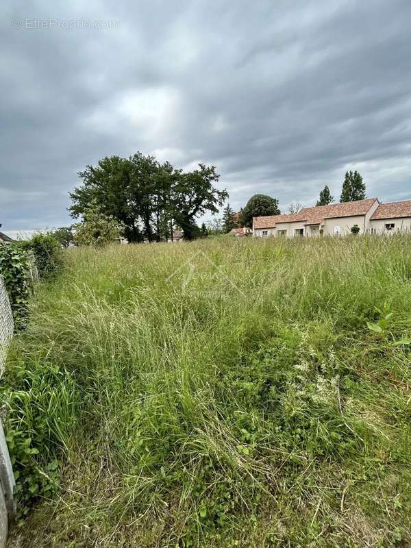 Terrain à SAINT-POURCAIN-SUR-SIOULE