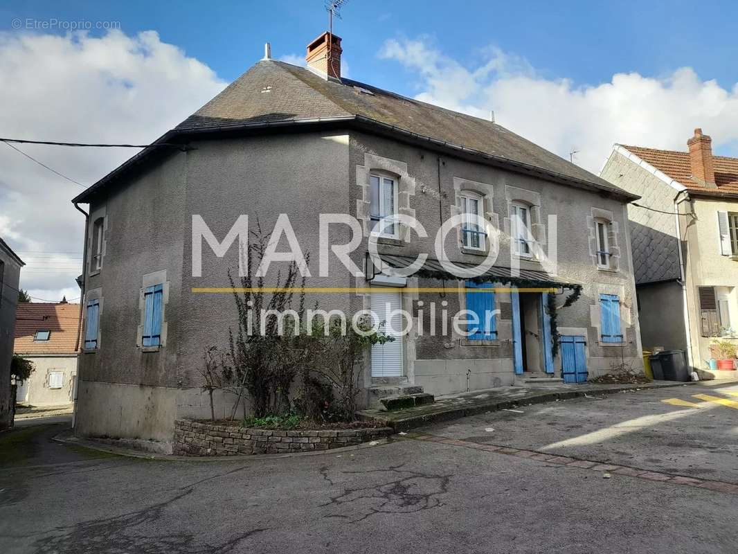 Maison à SAINT-SULPICE-LES-FEUILLES