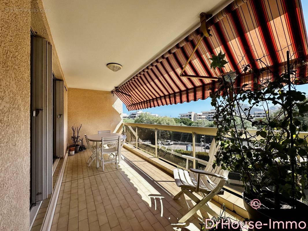 Appartement à VILLENEUVE-LOUBET