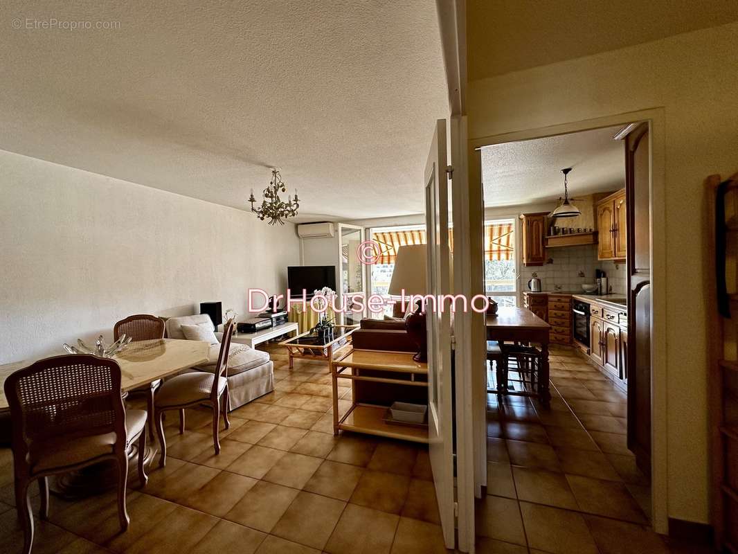 Appartement à VILLENEUVE-LOUBET