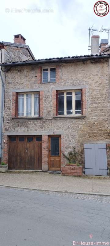 Maison à TOURS-SUR-MEYMONT