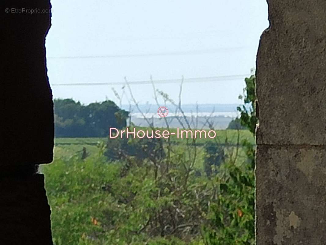 Maison à SAINT-BONNET-SUR-GIRONDE