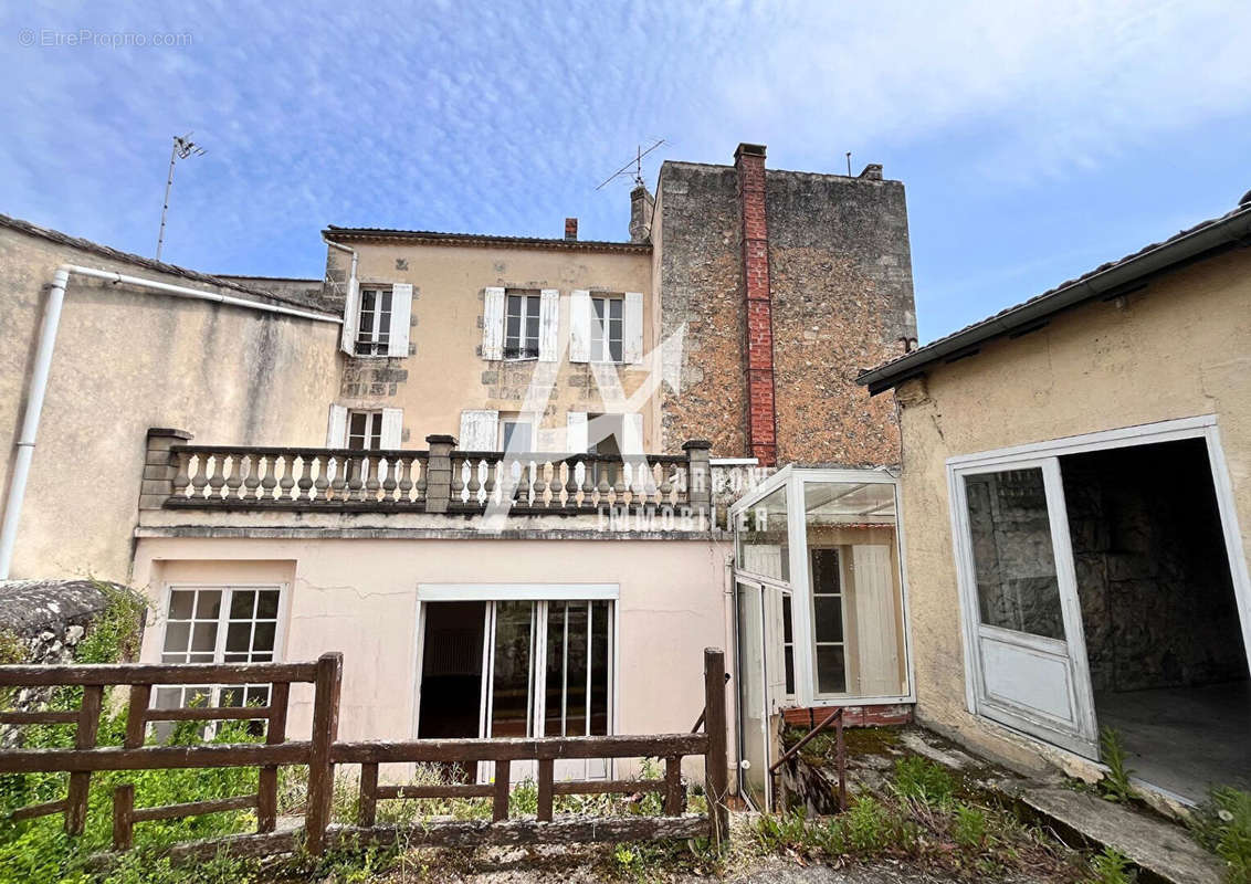 Maison à BLAYE