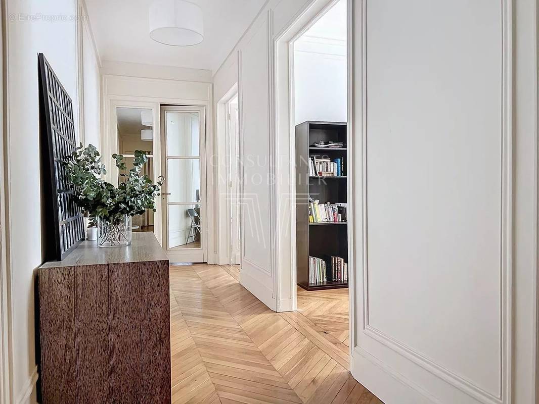 Appartement à PARIS-7E