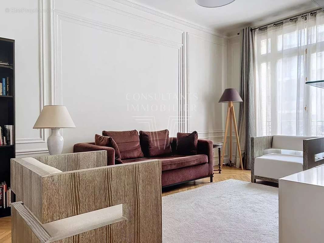 Appartement à PARIS-7E