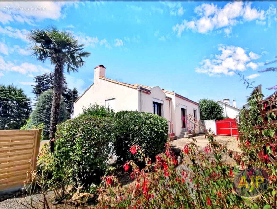 Maison à HAUTE-GOULAINE