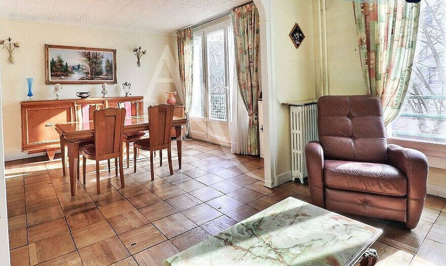 Appartement à CHAVILLE