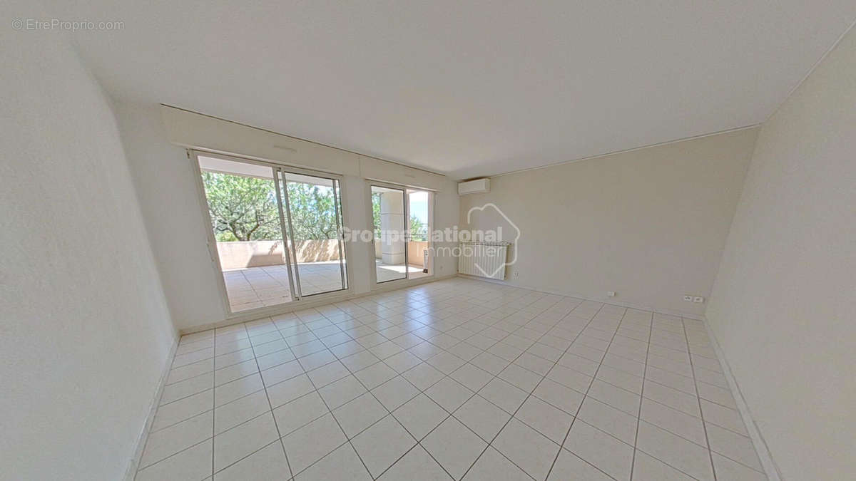 Appartement à VILLENEUVE-LES-AVIGNON