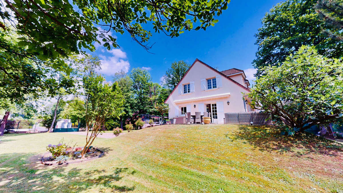 Maison à LAGNY-SUR-MARNE