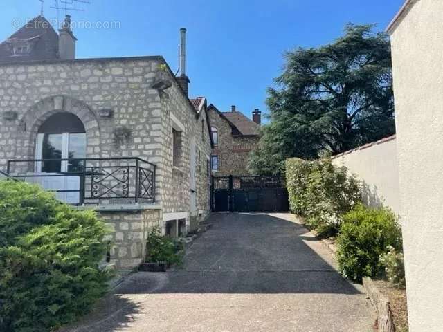 Maison à CHATILLON