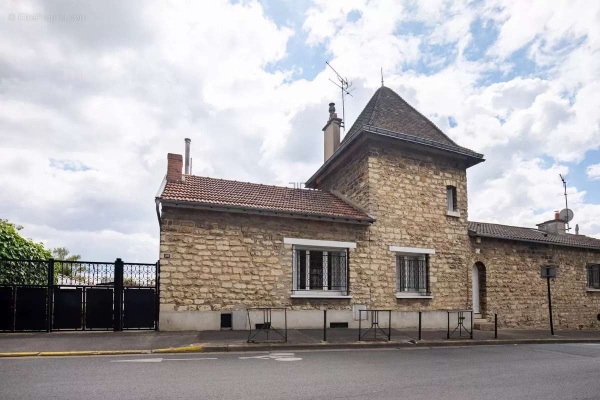 Maison à CHATILLON