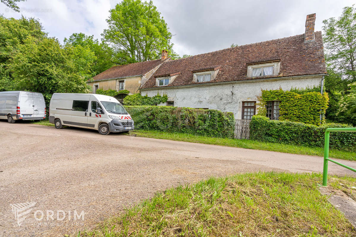 Maison à THURY