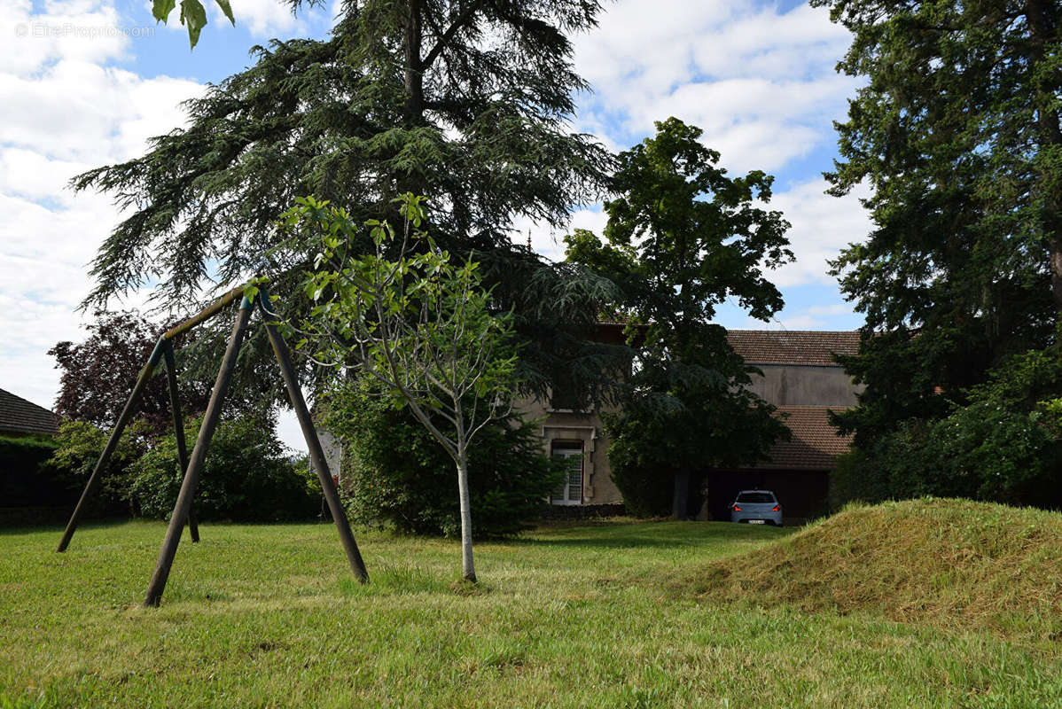 Maison à RENAISON