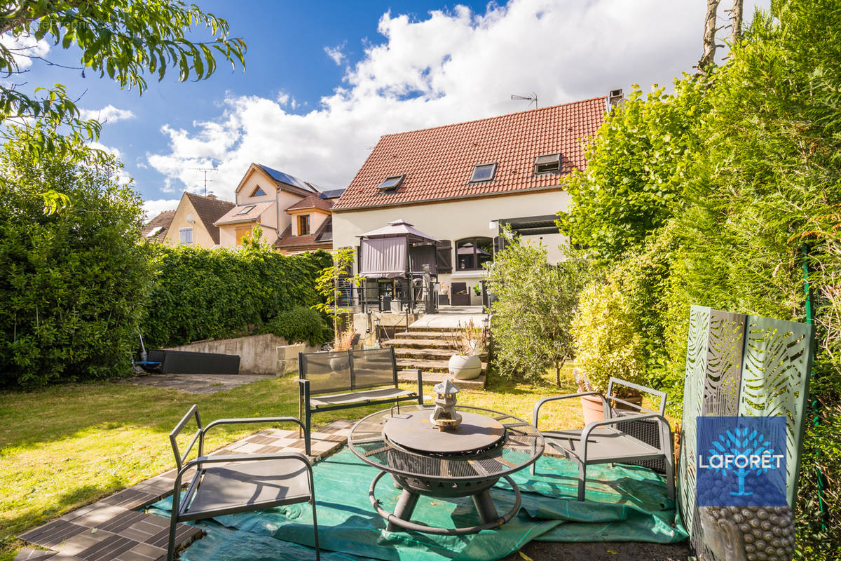 Maison à CLAYE-SOUILLY