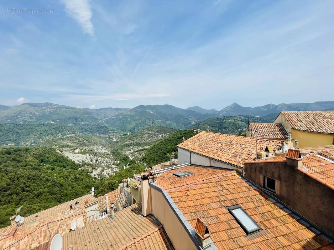 Appartement à BERRE-LES-ALPES