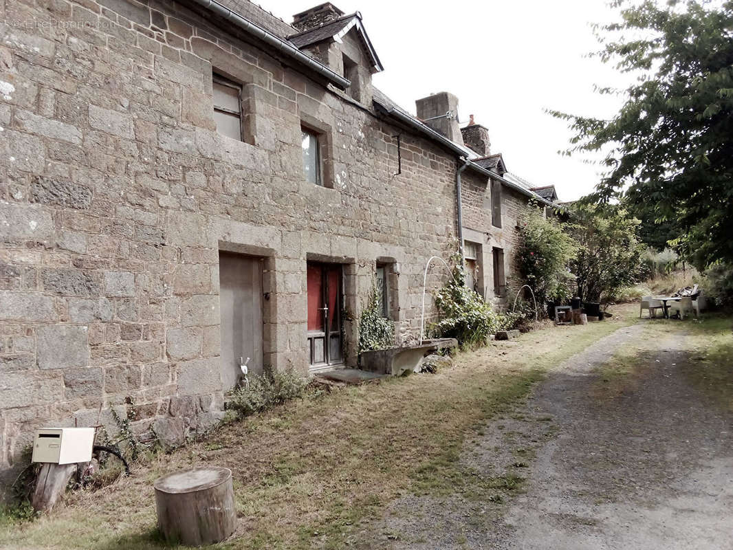 Maison à BONNEMAIN