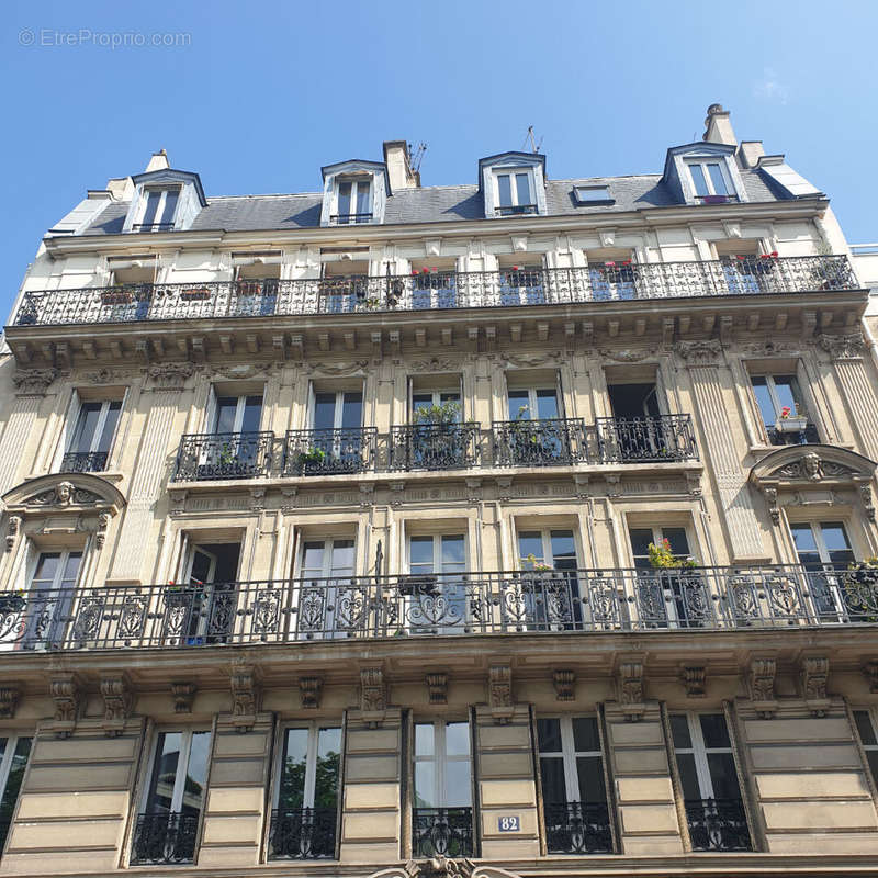 Appartement à PARIS-16E