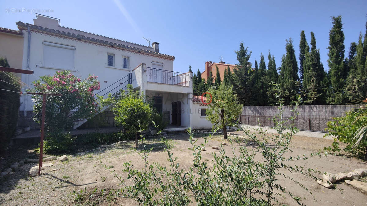 Maison à SAINT-GENIS-DES-FONTAINES